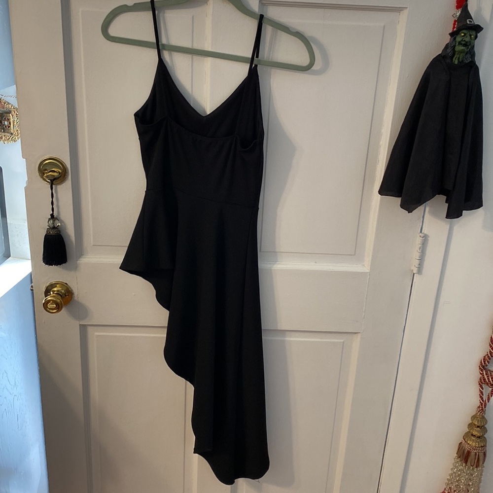 Cute black side hi/low top